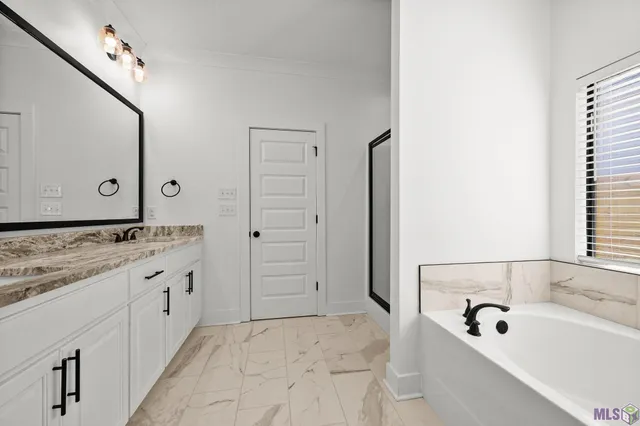 $2,200 | 10127 Grayton Drive, Baton Rouge, LA 70818