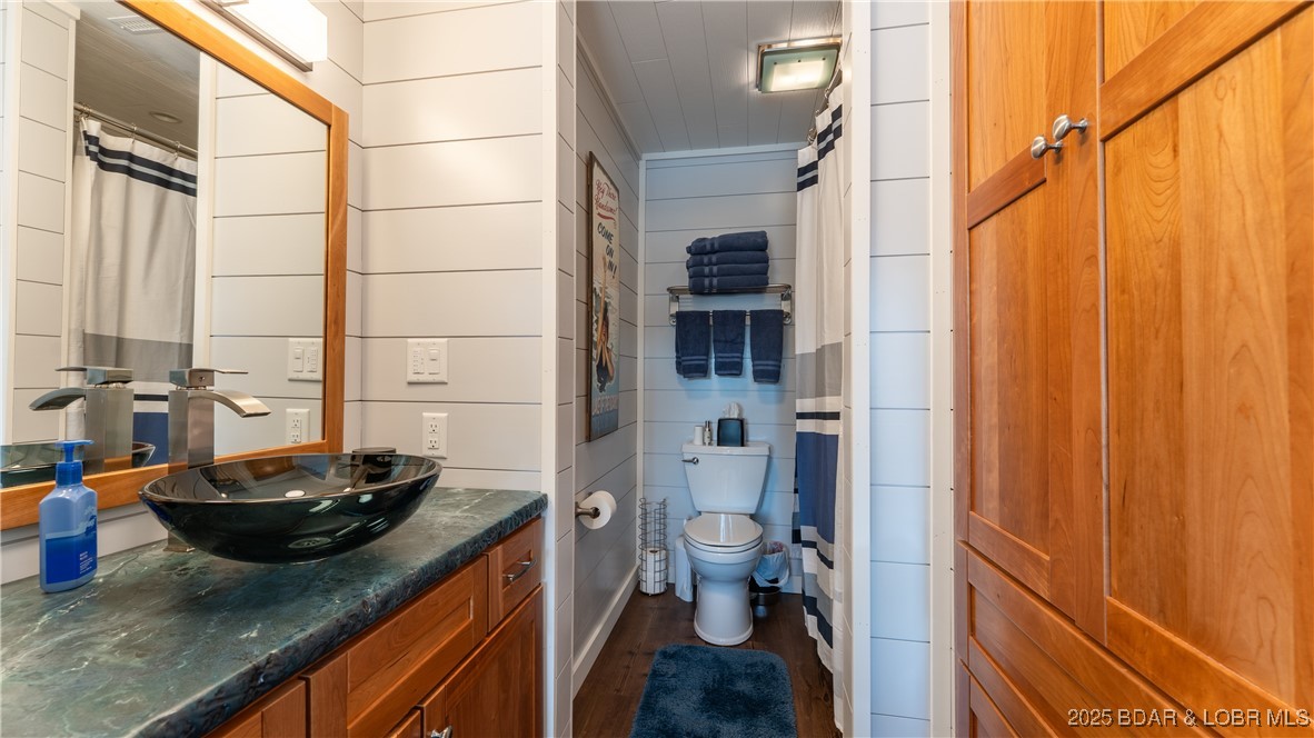 1522 Harbor Point, Unit E201 Osage Beach, MO 65065 - Photo 12 of 33