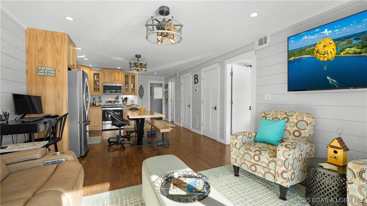 1522 Harbor Point, Unit E201 Osage Beach, MO 65065 - Photo 7 of 33