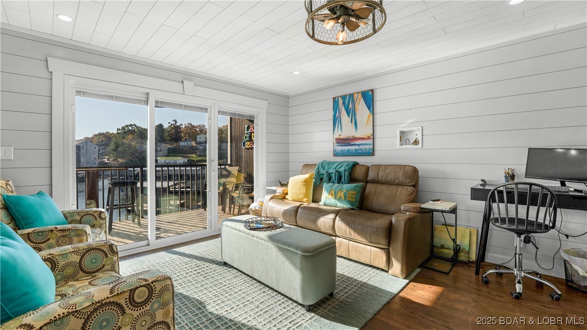 1522 Harbor Point, Unit E201 Osage Beach, MO 65065 - Photo 8 of 33 Living Room sitting right on the Lake