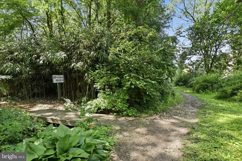$1,200,000 | 7257 McLean Commons Lane, McLean, VA 22101