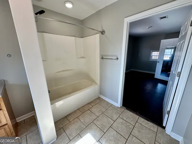 $1,300 | 1013 Walke Dairy Road, Dublin, GA 31021