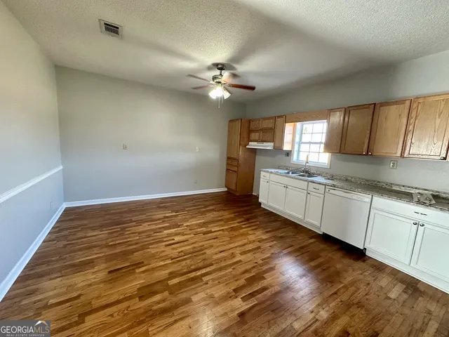 $1,300 | 1013 Walke Dairy Road, Dublin, GA 31021