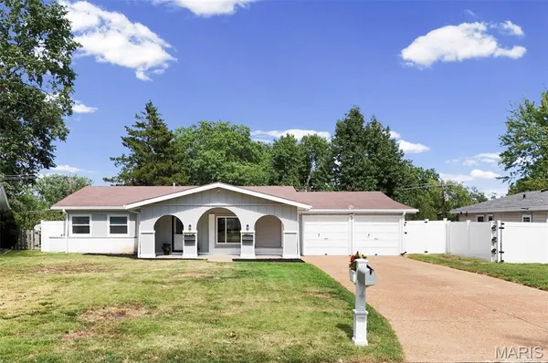 $350,000 | 711 Caspian Lane, St. Louis, MO 63125