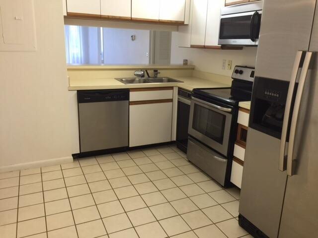 7508 La Paz Boulevard, Unit 207 Boca Raton, FL 33433 - Photo 5 of 25 Kitchen