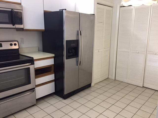 7508 La Paz Boulevard, Unit 207 Boca Raton, FL 33433 - Photo 6 of 25 Kitchen
