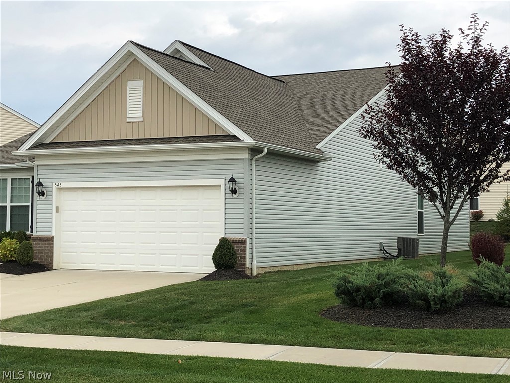 545 Arbor Lane Akron, OH 44321 - Photo 2 of 28