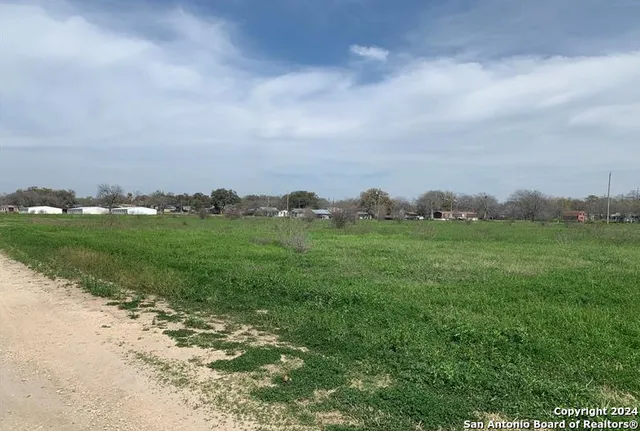 $50,000 | Tbd O'neal Drive, Devine, TX 78016