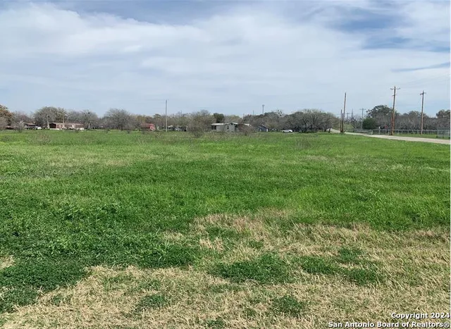 $50,000 | Tbd O'neal Drive, Devine, TX 78016
