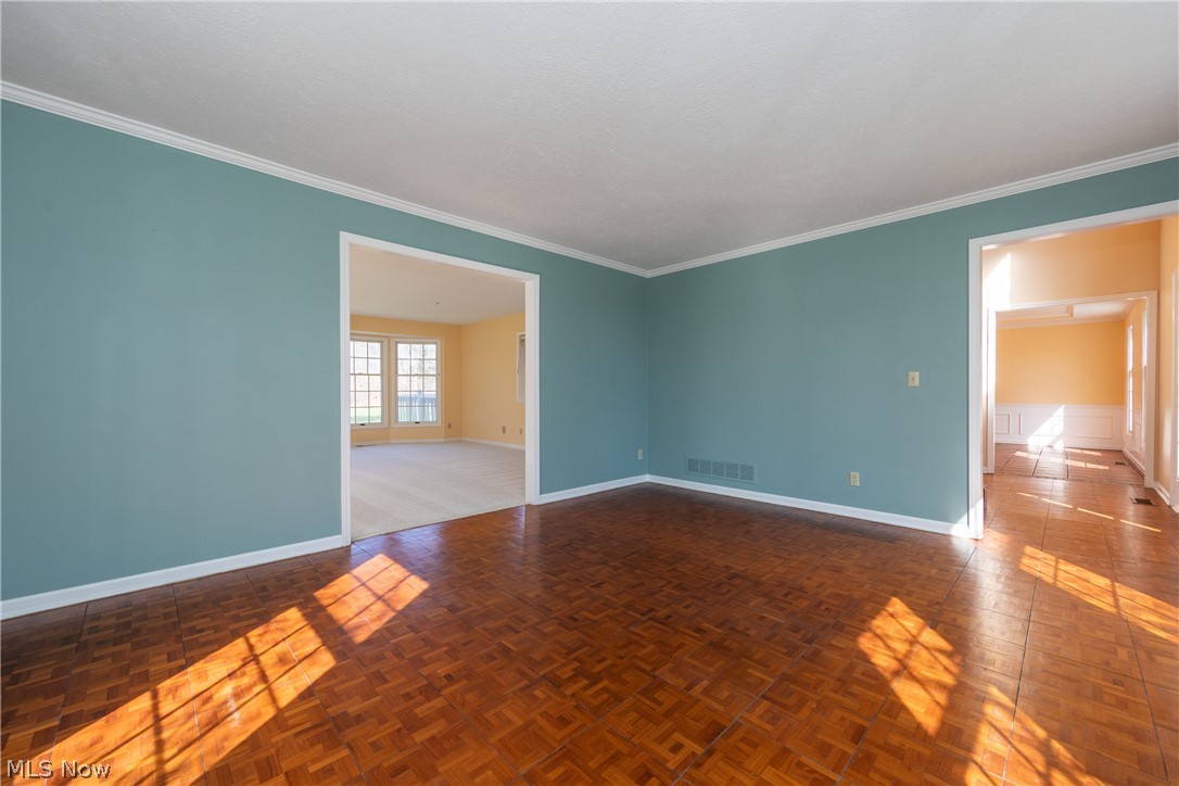 32099 Pinetree Road Pepper Pike, OH 44124 - Photo 15 of 35