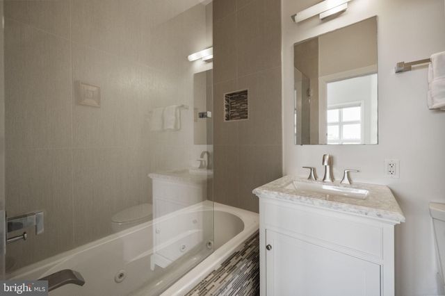 a close up view of a washer and dryer