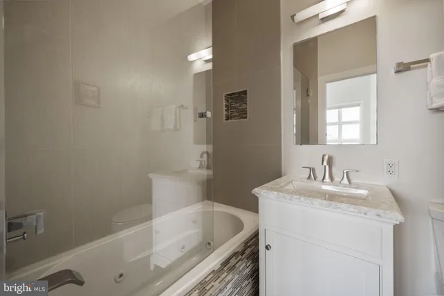 a close up view of a washer and dryer