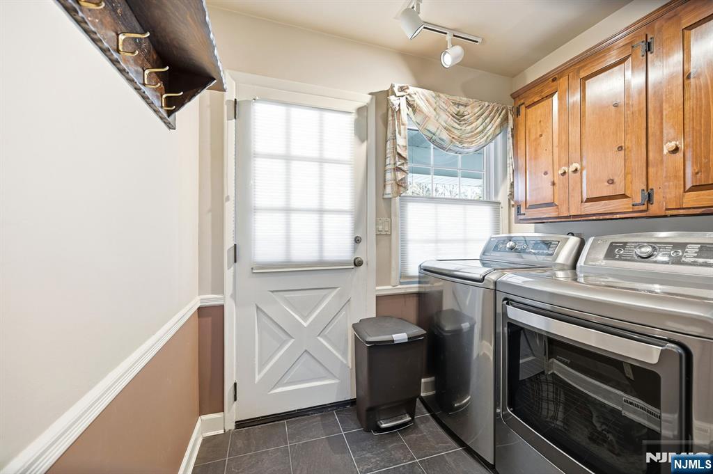 17 Pascack Road Park Ridge, NJ 07656 - Photo 27 of 40