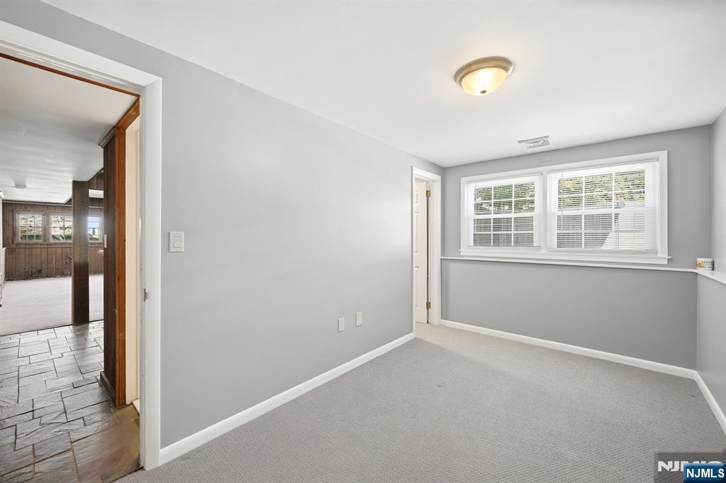 17 Pascack Road Park Ridge, NJ 07656 - Photo 31 of 40