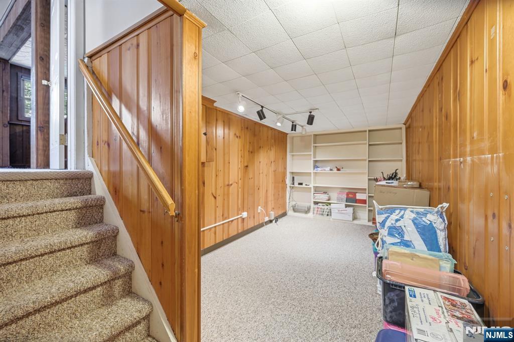 17 Pascack Road Park Ridge, NJ 07656 - Photo 33 of 40