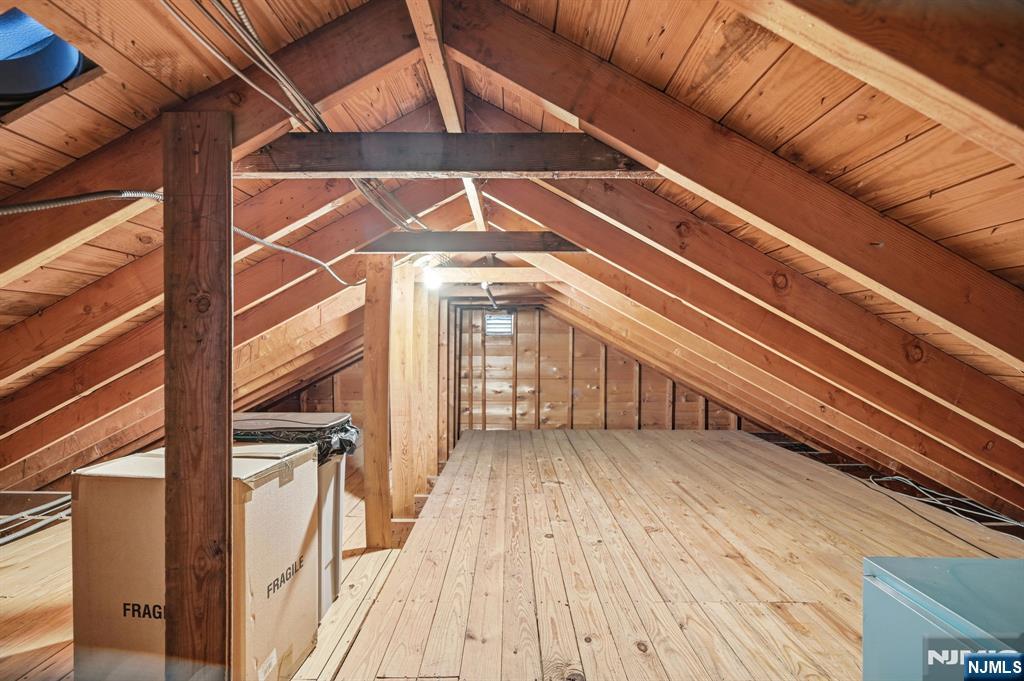 17 Pascack Road Park Ridge, NJ 07656 - Photo 34 of 40