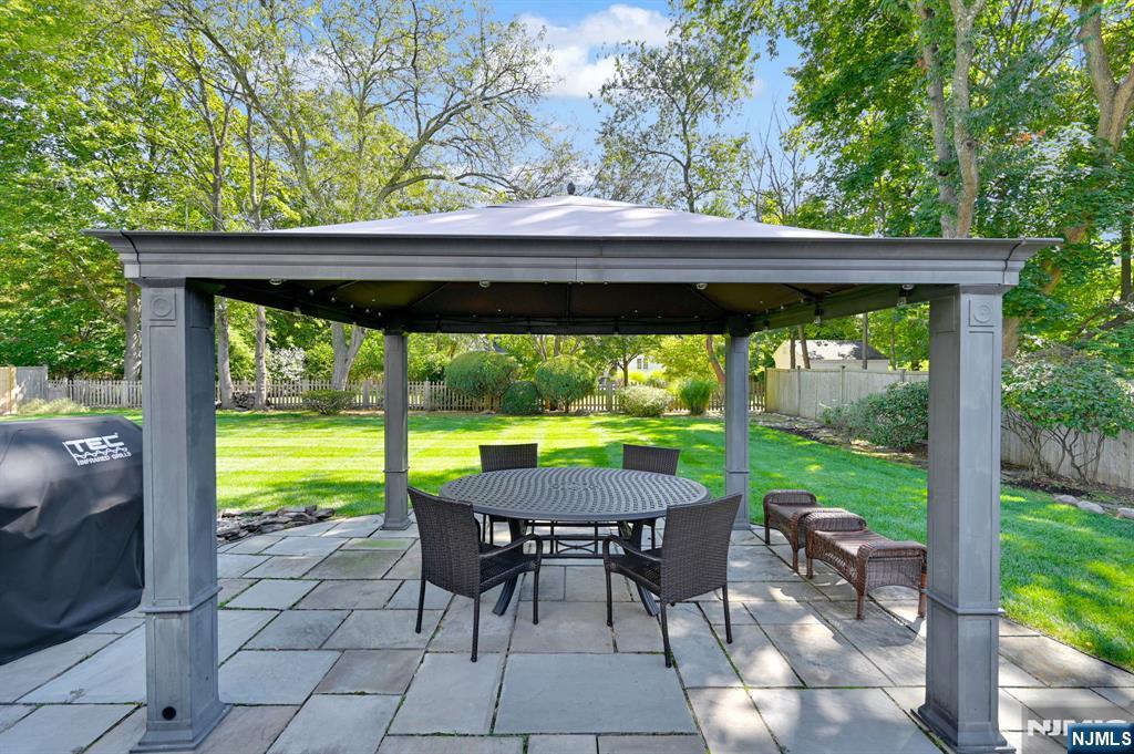 17 Pascack Road Park Ridge, NJ 07656 - Photo 36 of 40