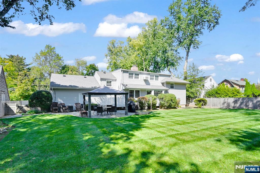 17 Pascack Road Park Ridge, NJ 07656 - Photo 37 of 40