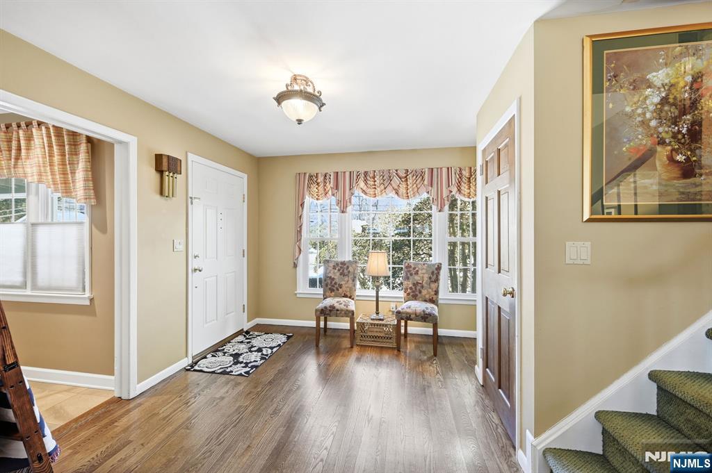 17 Pascack Road Park Ridge, NJ 07656 - Photo 4 of 40