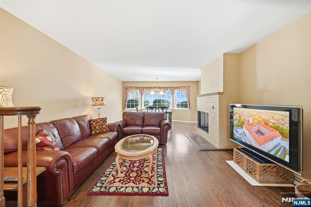 17 Pascack Road Park Ridge, NJ 07656 - Photo 6 of 40