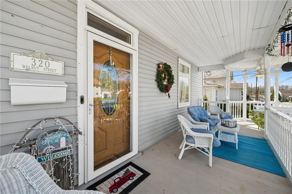 320 Walnut Street Zelienople, PA 16063 - Photo 2 of 37