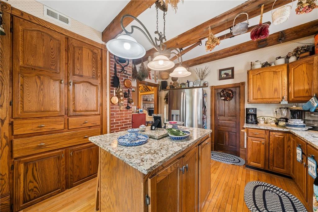 320 Walnut Street Zelienople, PA 16063 - Photo 8 of 37