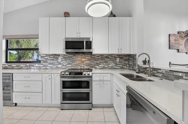 $350,000 | 10920 Lakemore Lane, Unit 201, Boca Raton, FL 33498