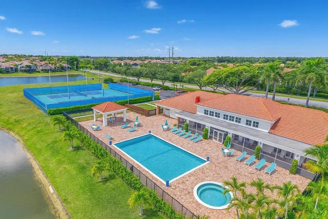 $350,000 | 10920 Lakemore Lane, Unit 201, Boca Raton, FL 33498