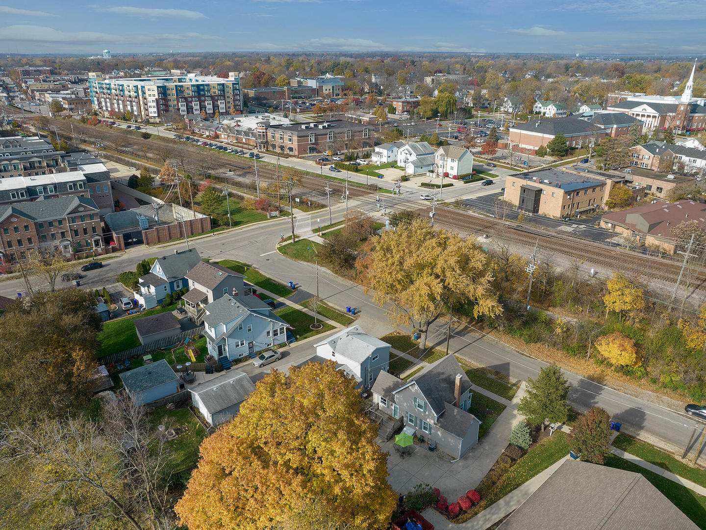 408 Crescent Street Wheaton, IL 60187 - Photo 31 of 36 an aerial view of a city