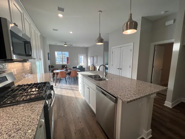 $279,690 | 429 East Douglas Avenue, Andover, KS 67002