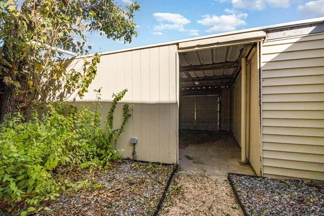 a view of a garage
