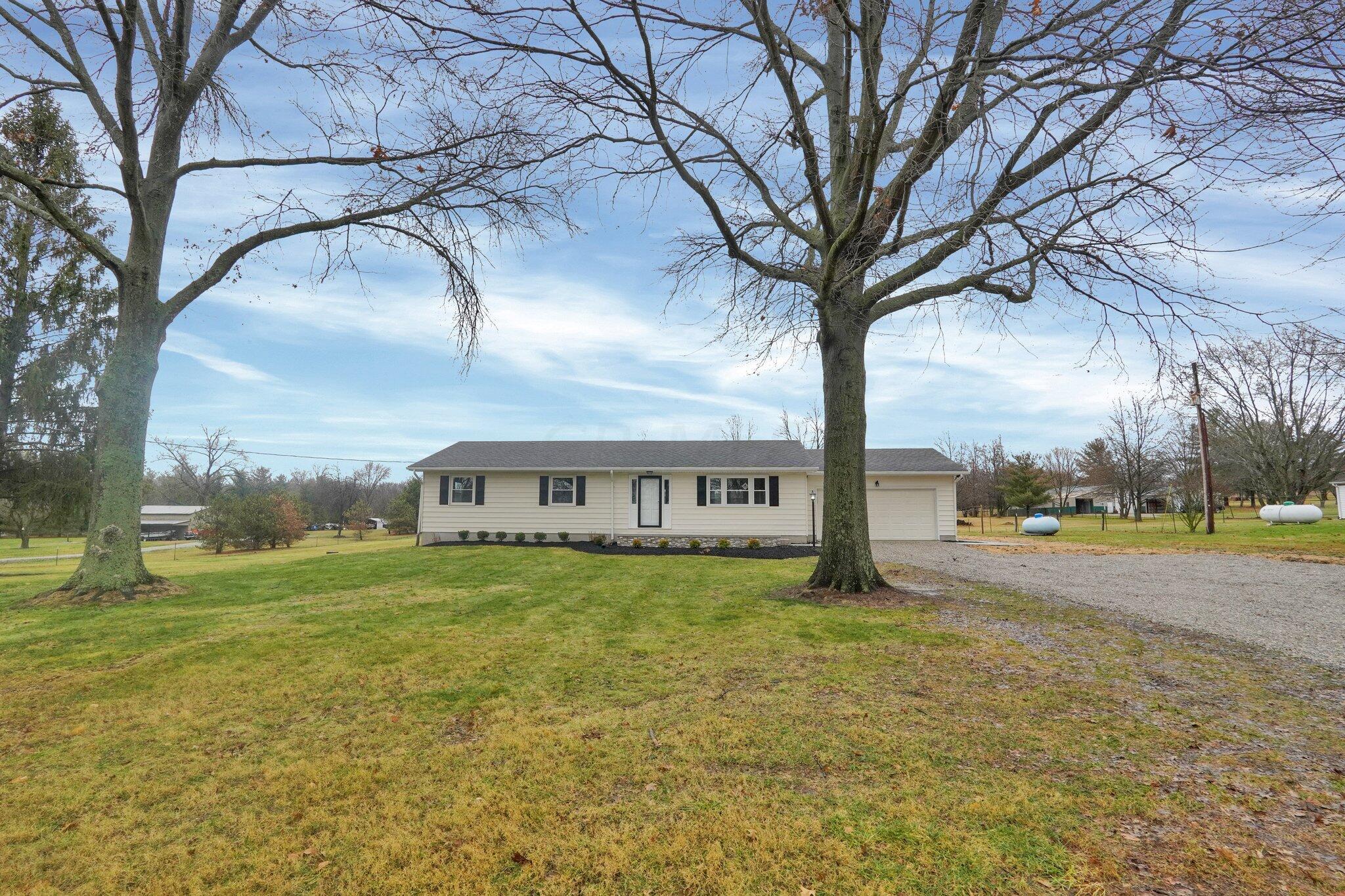 8516 Hagerty Road Ashville, OH 43103 - Photo 3 of 27 4-web-or-mls-8516-hagerty-rd