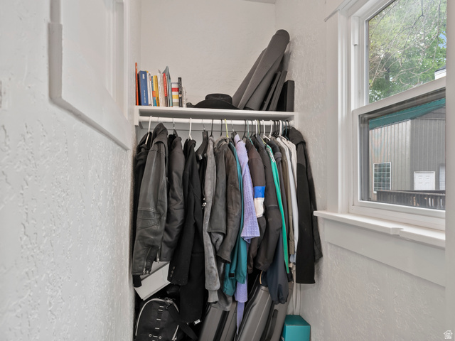 510 Canyon Road Ogden, UT 84404 - Photo 14 of 30 View of walk in closet