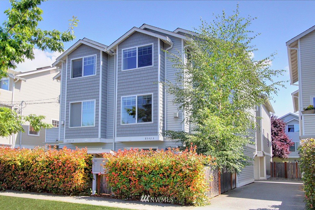 8542 Midvale Avenue North, Unit A Seattle, WA 98103 - Photo 1 of 15