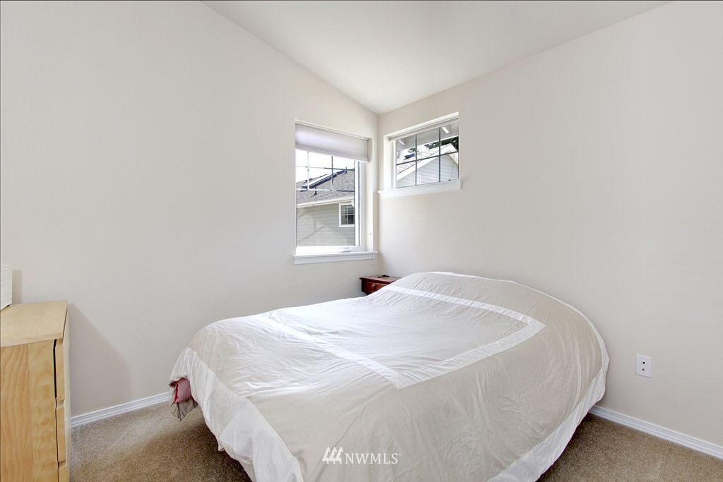 8542 Midvale Avenue North, Unit A Seattle, WA 98103 - Photo 13 of 15