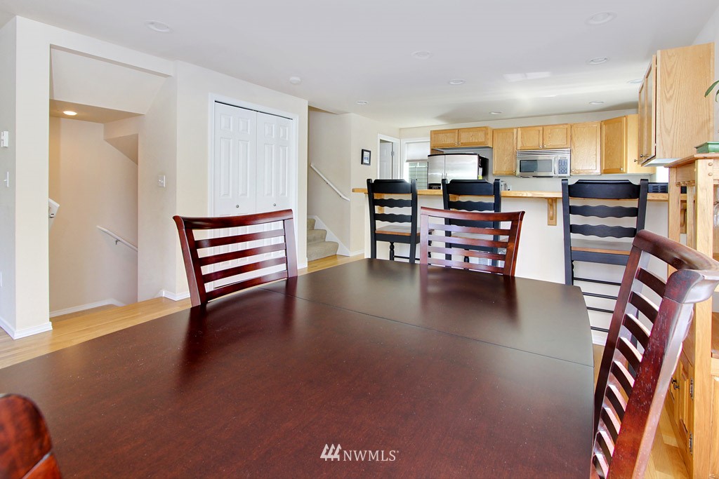 8542 Midvale Avenue North, Unit A Seattle, WA 98103 - Photo 5 of 15