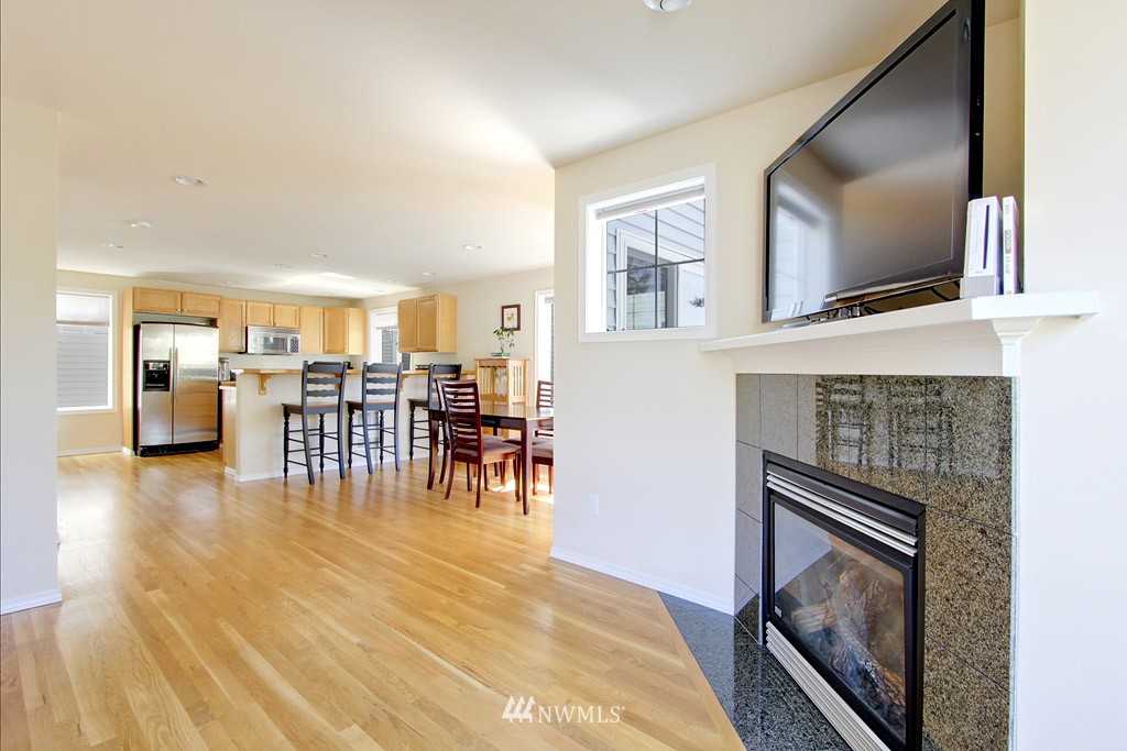 8542 Midvale Avenue North, Unit A Seattle, WA 98103 - Photo 6 of 15