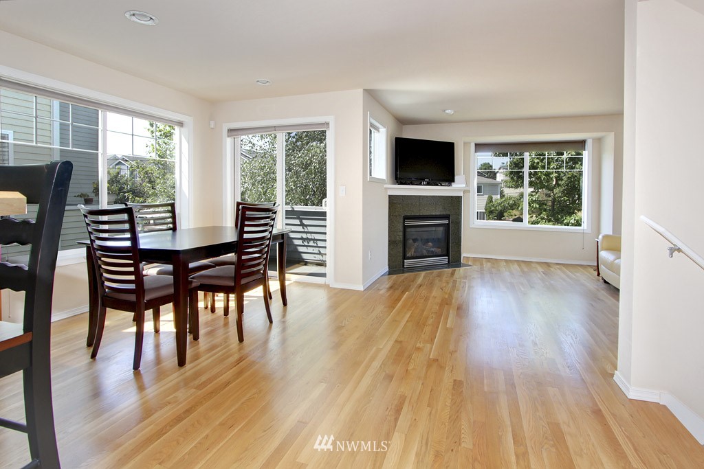 8542 Midvale Avenue North, Unit A Seattle, WA 98103 - Photo 7 of 15