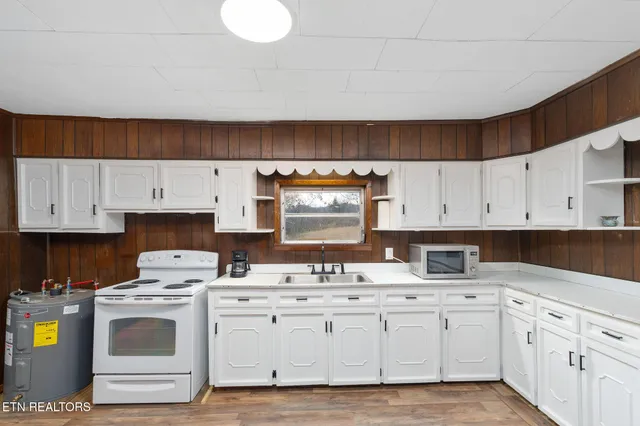 $179,900 | 7350 Houston Valley Road, Greeneville, TN 37743