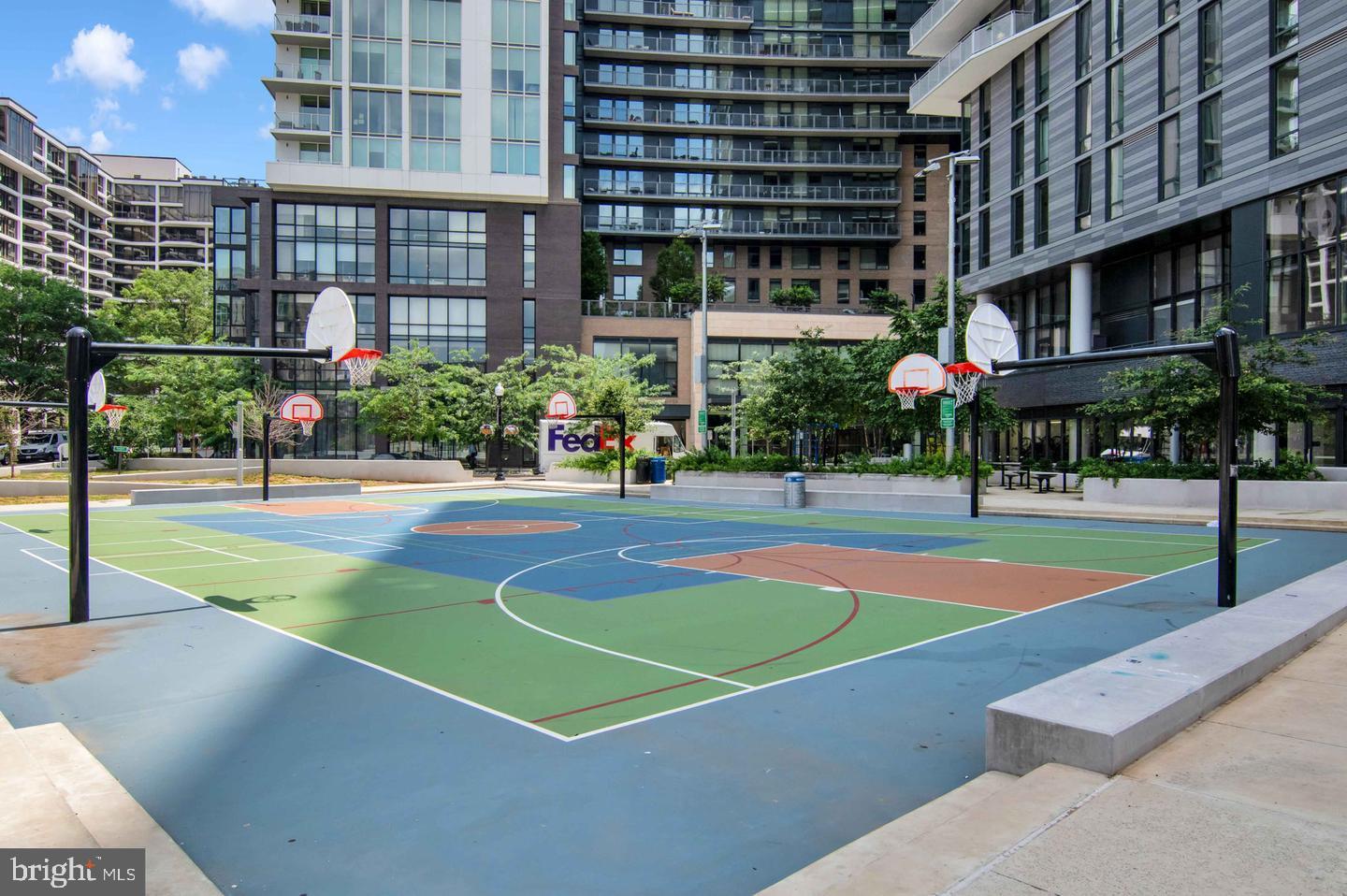 1530 Key Boulevard, Unit 715 Arlington, VA 22209 - Photo 35 of 41 a view of a city with tall buildings