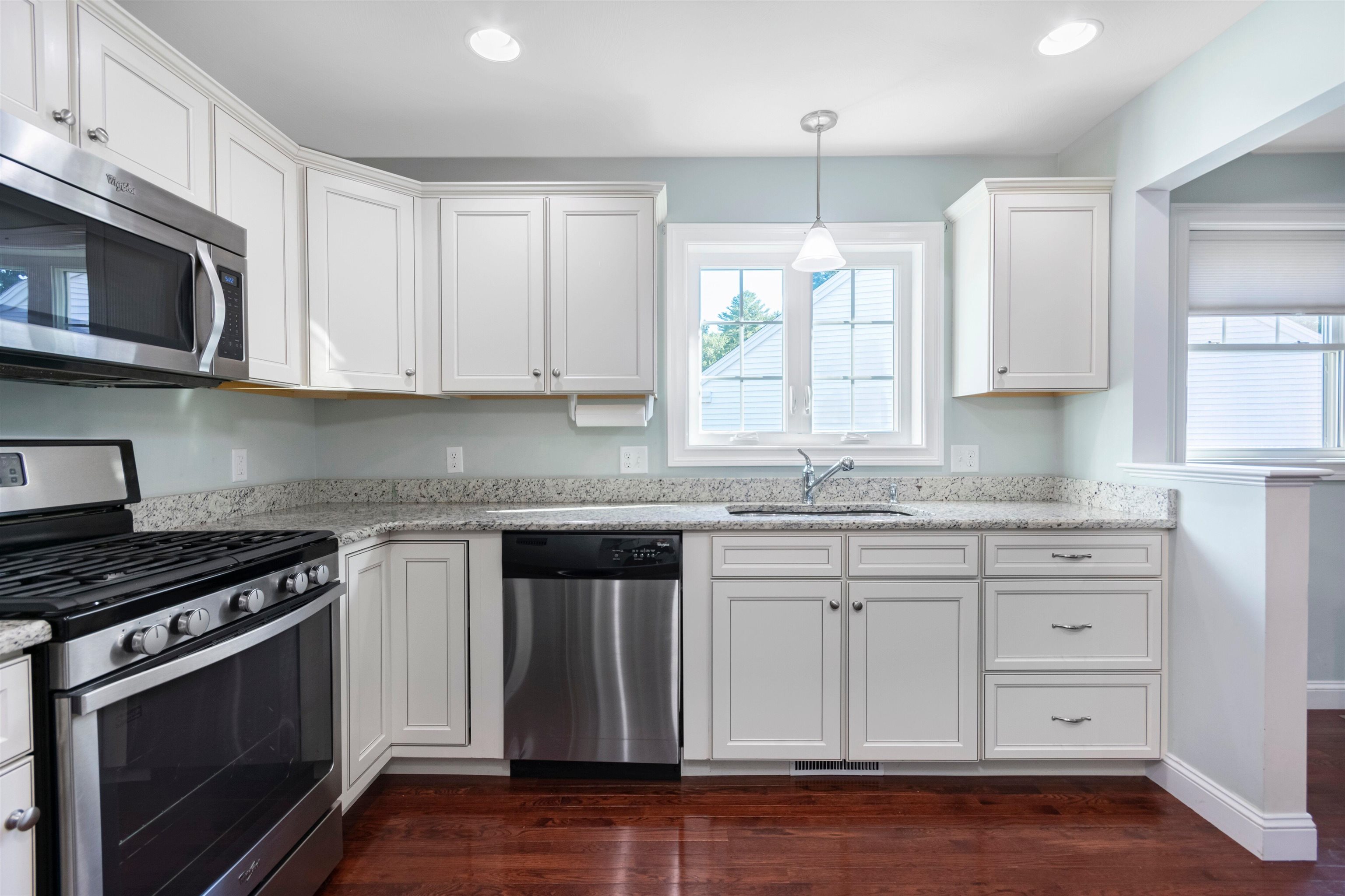 19 Furnival Road Nashua, NH 03064 - Photo 6 of 35 Gallery Image 6