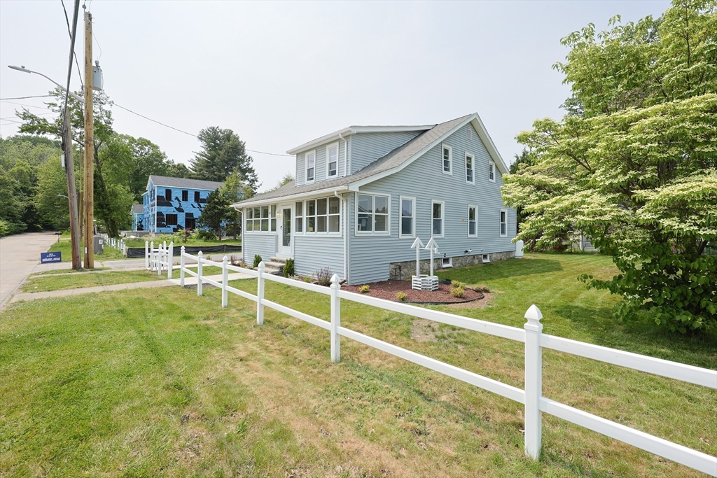 18 Beaumont Road Worcester, MA 01604 - Photo 3 of 40 Gallery Image 3