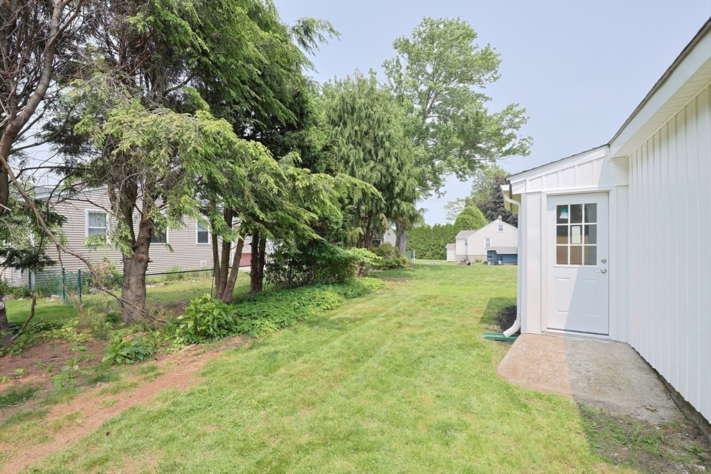 18 Beaumont Road Worcester, MA 01604 - Photo 6 of 40 Gallery Image 6
