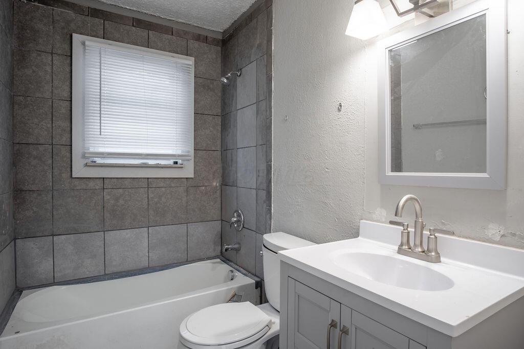 2324 Agler Road Columbus, OH 43224 - Photo 13 of 19 10