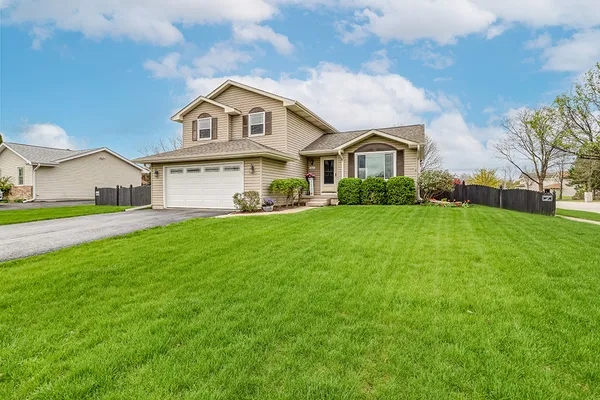 $420,000 | 6903 Lewis & Clark Drive, Plainfield, IL 60586