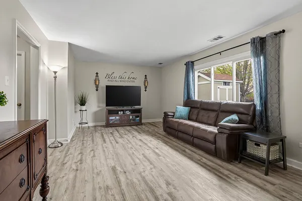 $420,000 | 6903 Lewis & Clark Drive, Plainfield, IL 60586