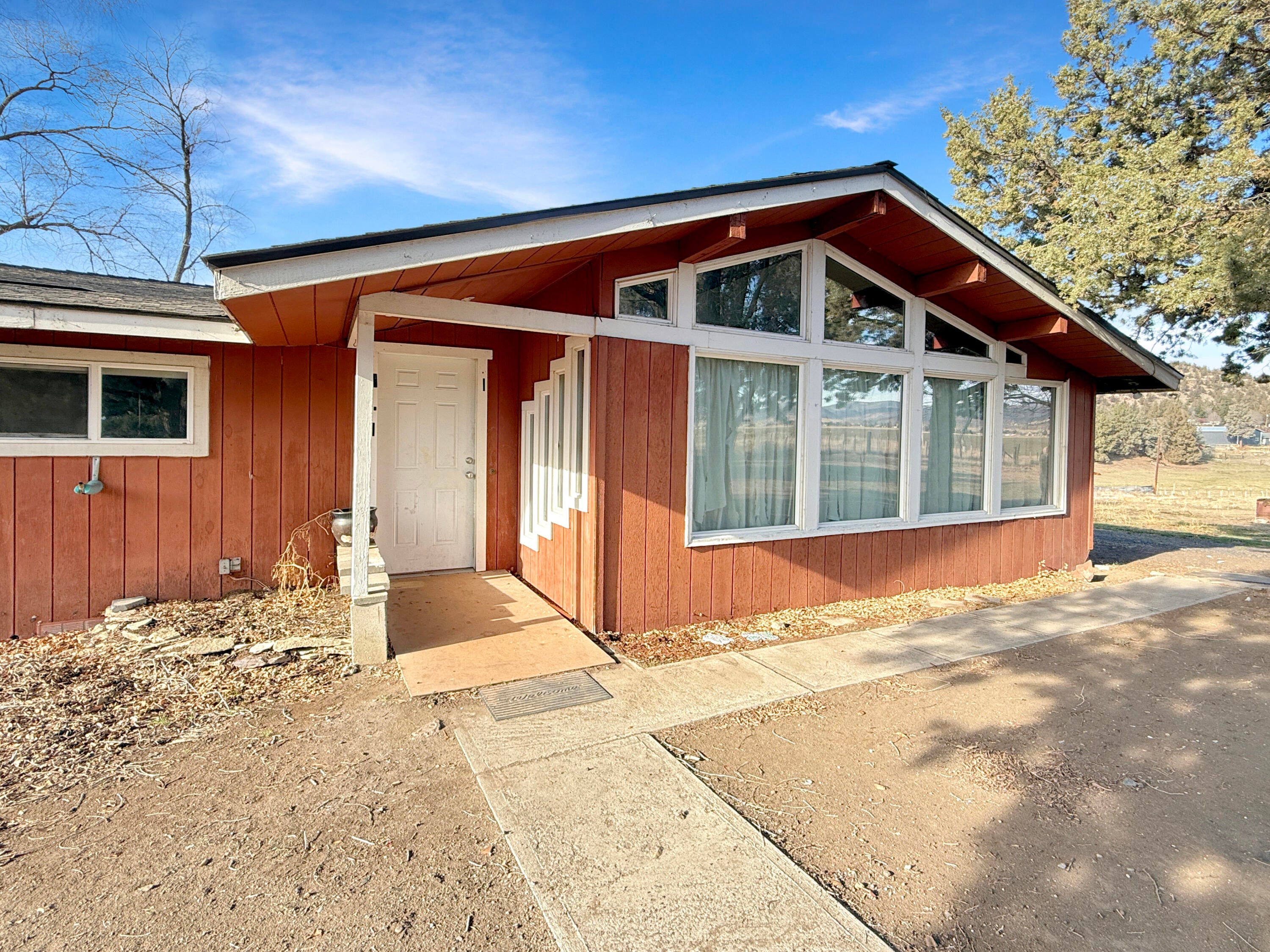 643 North Coles Road Prineville, OR 97754 - Photo 3 of 45 20d4c952fa531943613d565d0cfd6a45362e1a5e