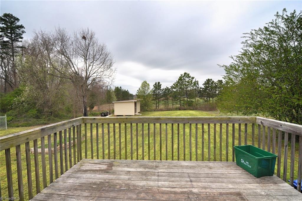 196 North Leonard Road Lexington, NC 27295 - Photo 3 of 15 Gallery Image 3