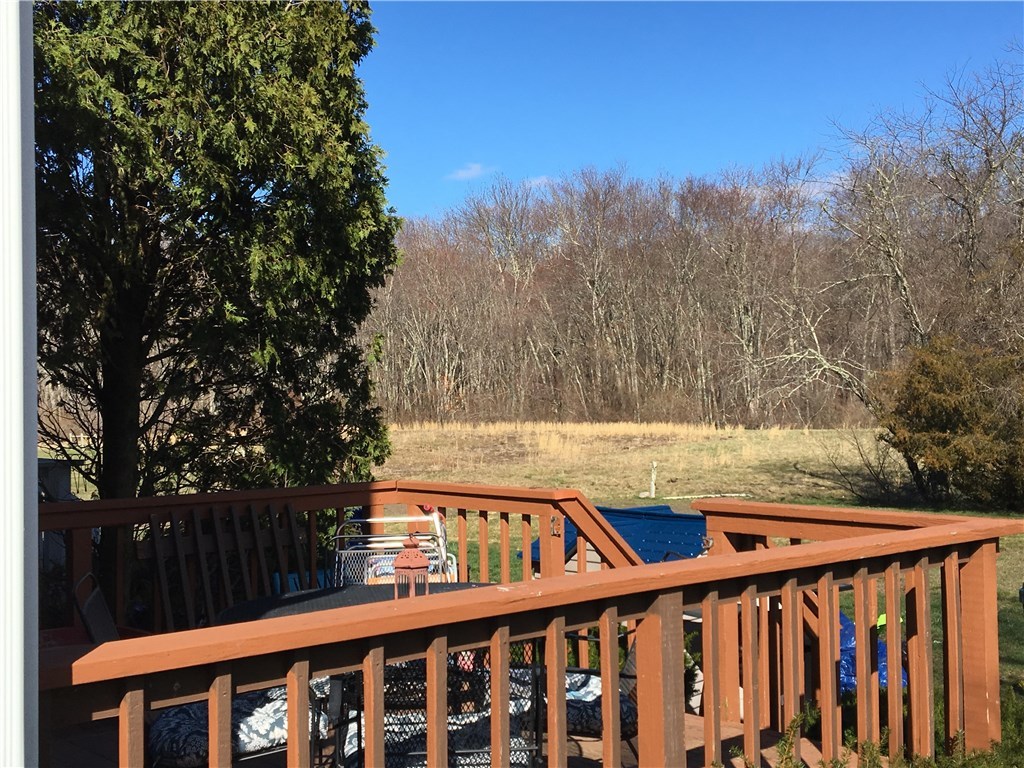 42 Springbrook Road Westerly, RI 02891 - Photo 4 of 20
