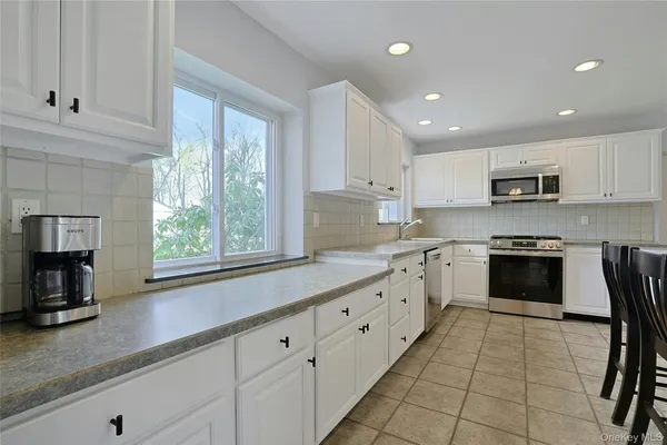$525,000 | 250 Catherine Street, Buchanan, NY 10511